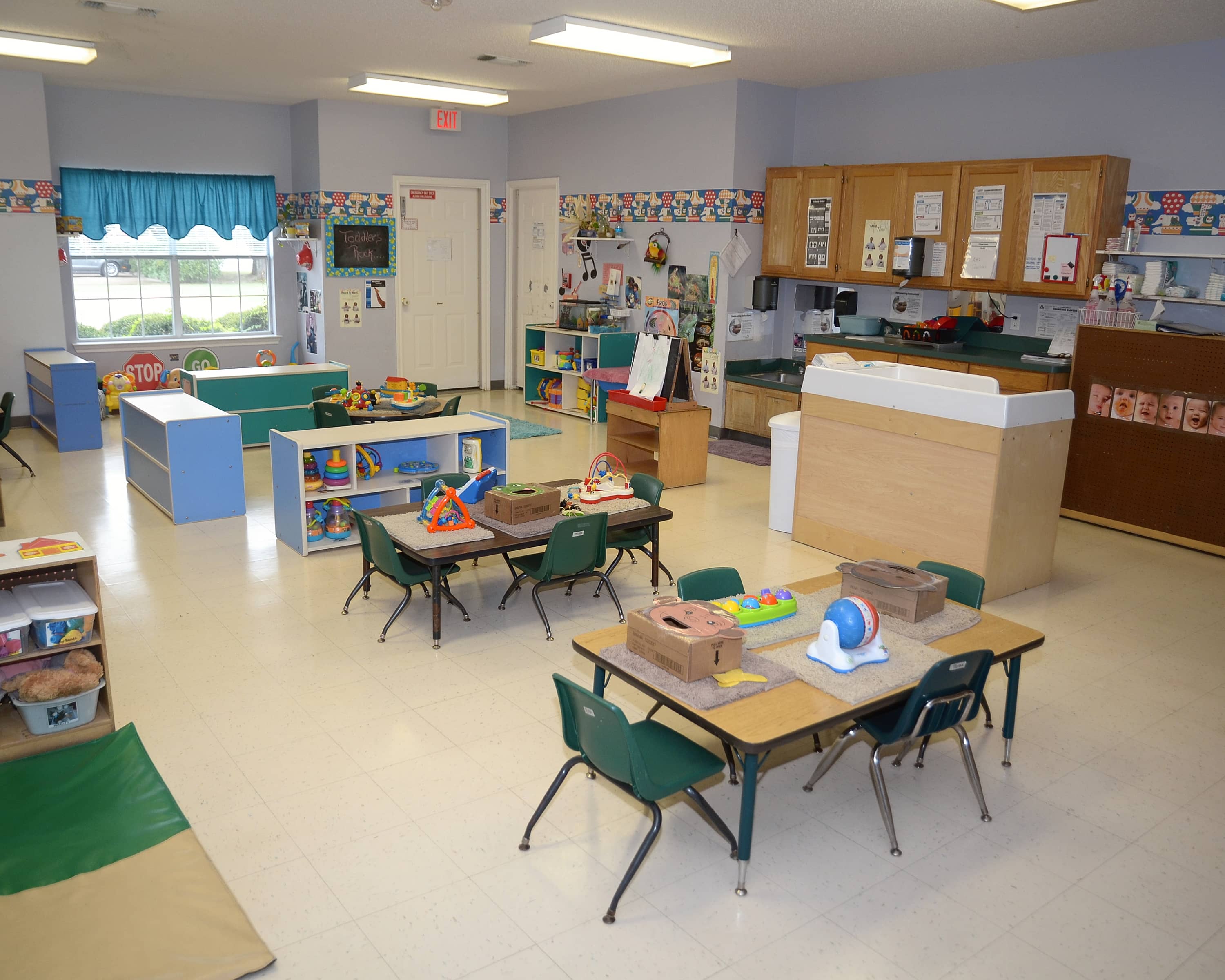 The Children's Courtyard of Arlington in Arlington, TX 1865 Wimbledon